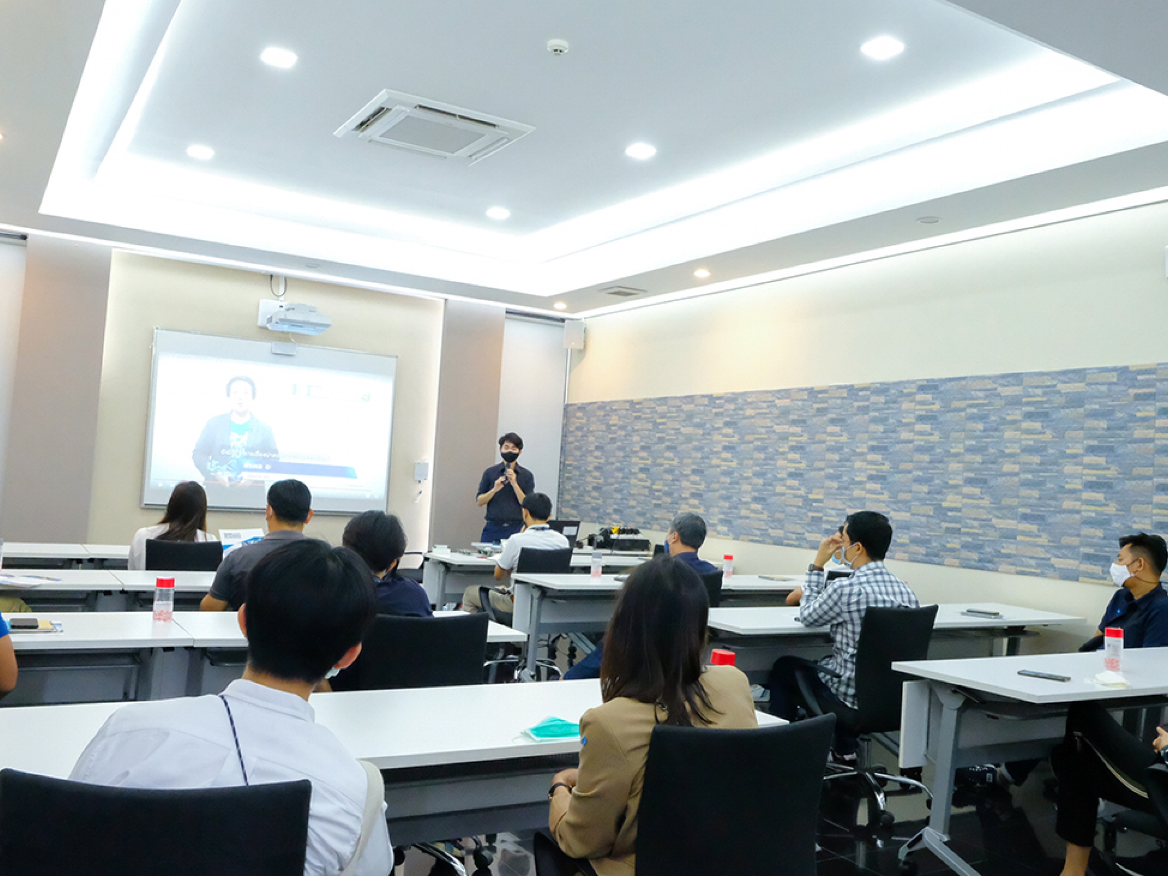 มิตซูบิชิลิฟต์ นำเสนอนวัตกรรมลิฟต์โดยสารเพื่อพิชิตโควิด-19